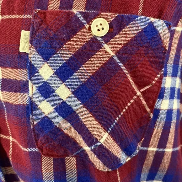 Levi’s Classic Red & Blue Plaid Flannel Button Down Shirt - Picture 3 of 14